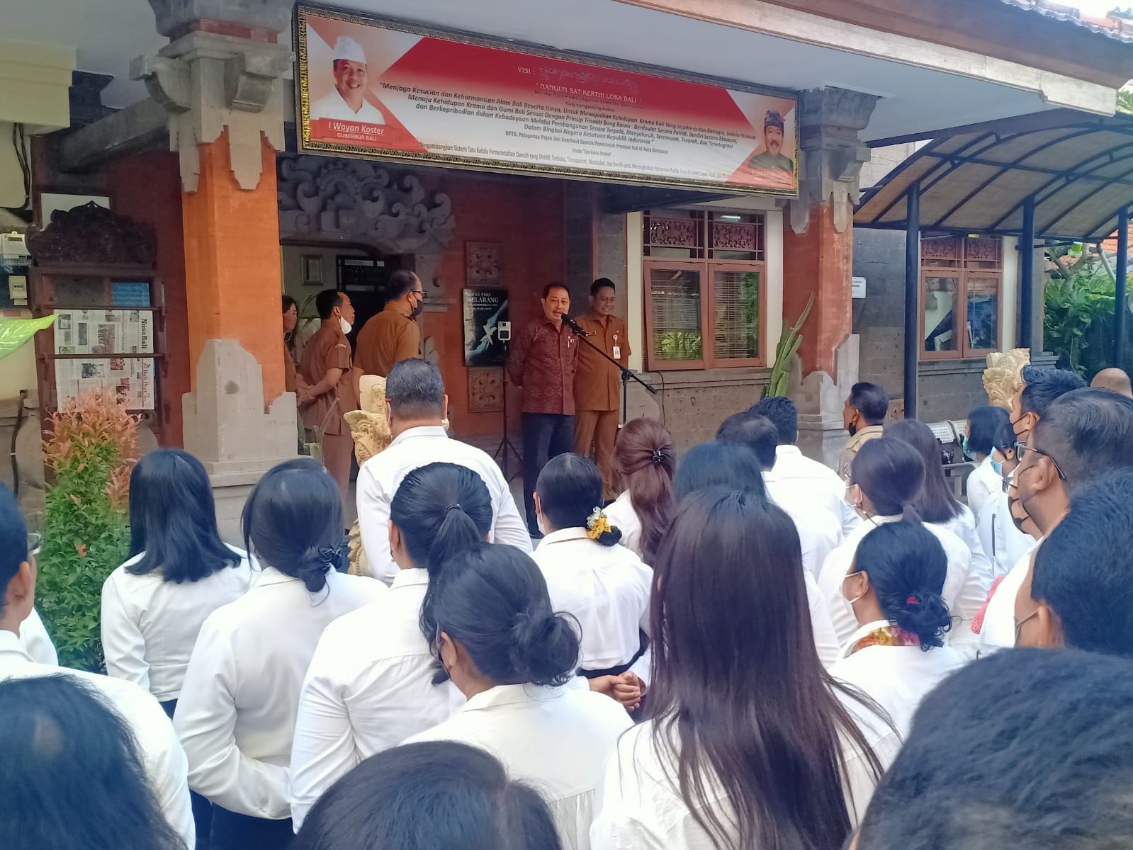 KEPALA BADAN PENDAPATAN DAERAH PROVINSI BALI  MOTIVASI STAF LAKSANAKAN ENTERPRENEUR GOVERNMENT
