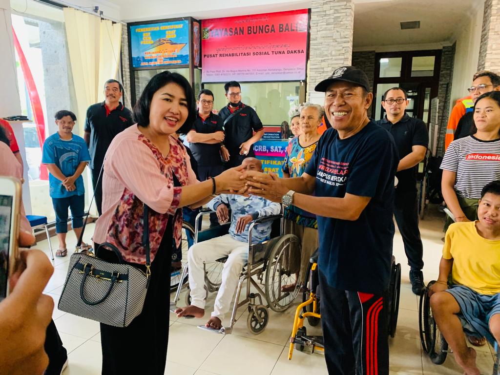 KUNJUNGAN DAN BAKTI SOSIAL KE  YAYASAN BUNGA BALI, BAPENDA PROVINSI BALI