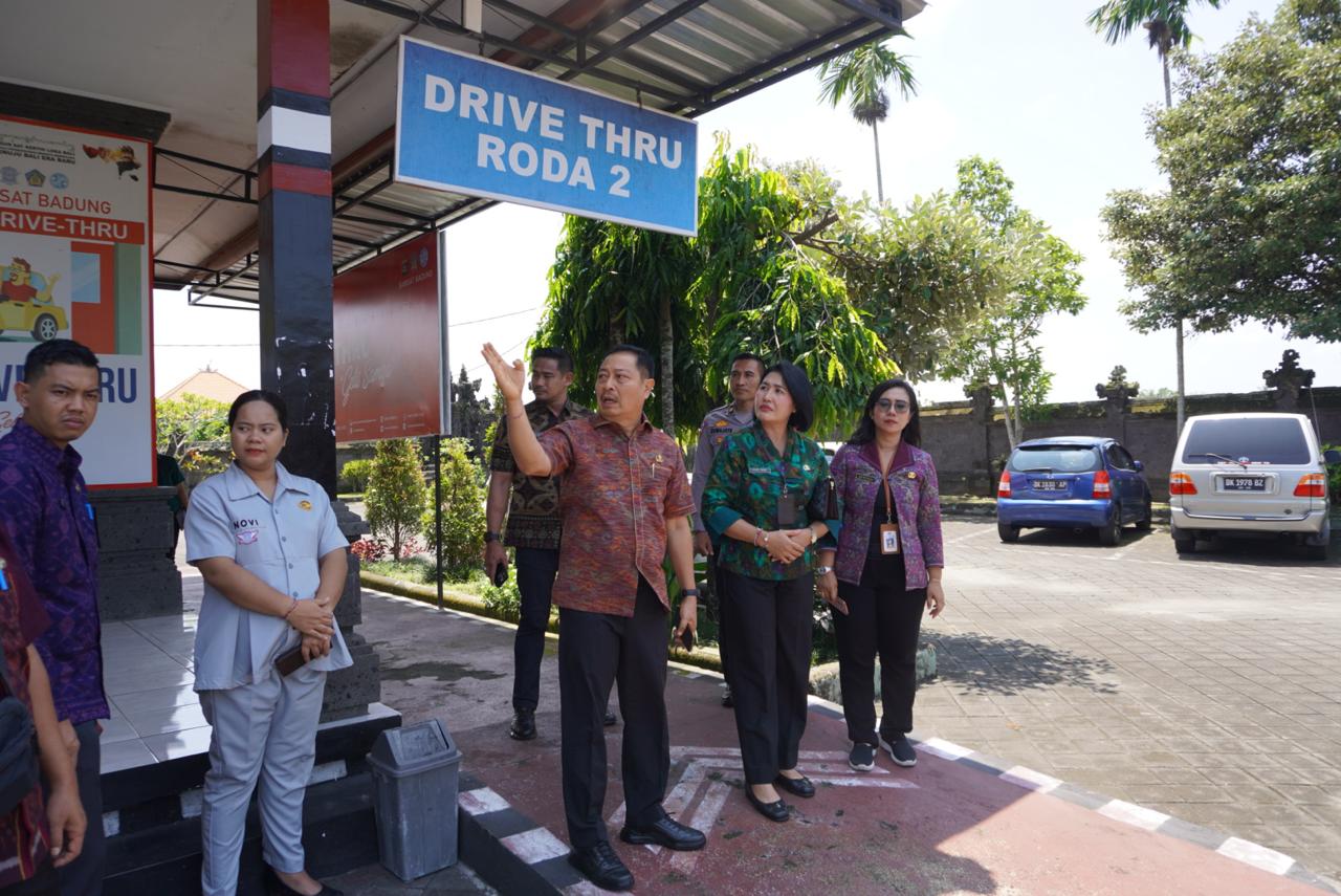 KUNJUNGAN KERJA KABAPENDA BALI DI SAMSAT TABANAN DAN BADUNG