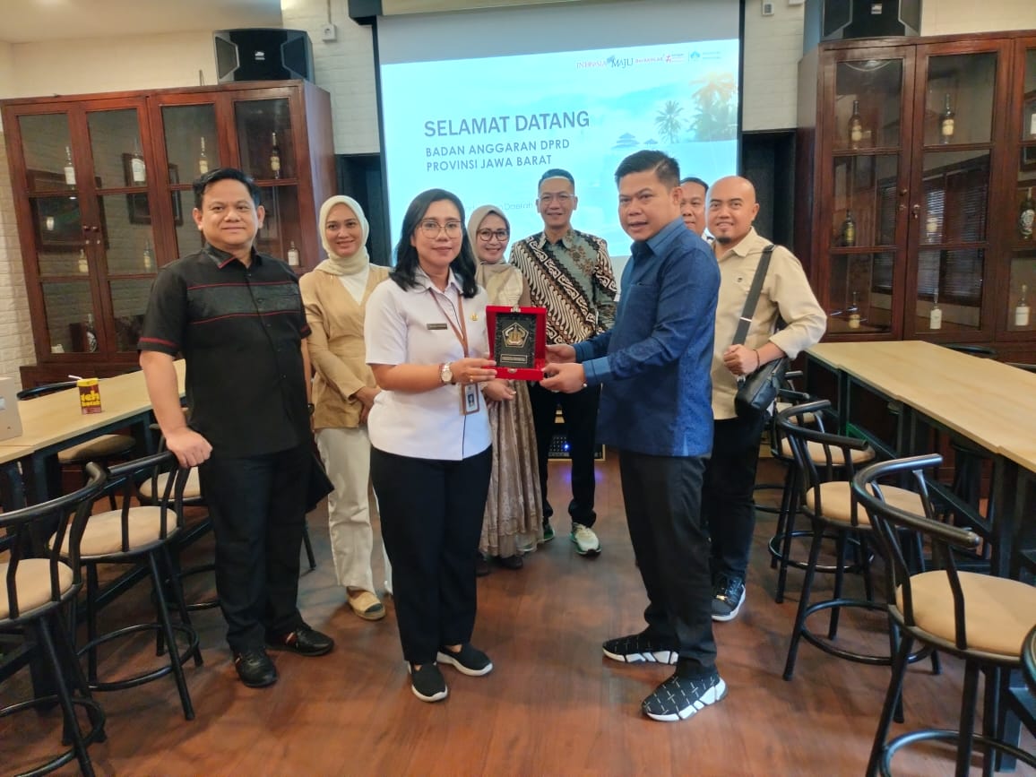 KUNJUNGAN KERJA DPRD PROVINSI JAWA BARAT DI BAPENDA BALI