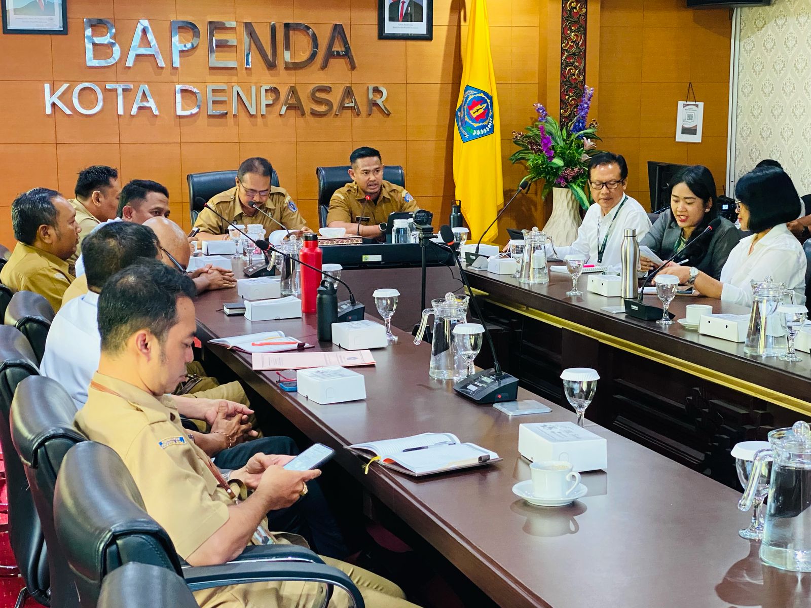 Rapat dengan agenda Pembahasan Kerjasama dengan Koperasi Kota Denpasar.