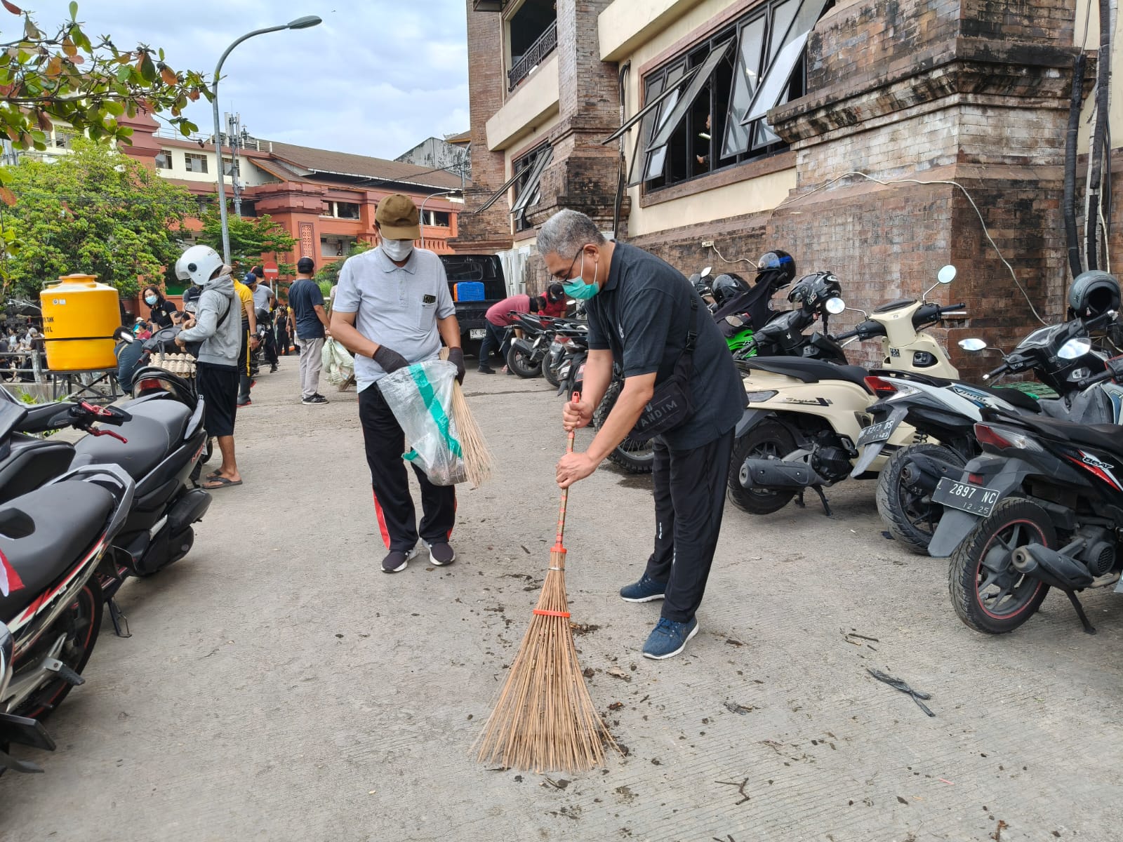 Aksi Bersih Sampah Pasca Banjir
