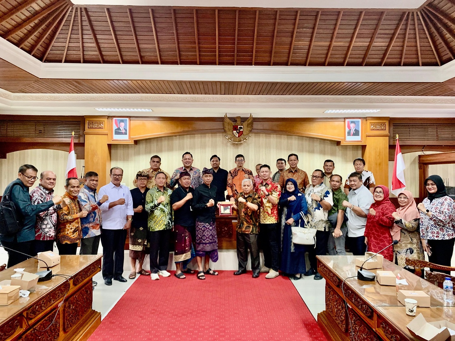 Menerima Kunjungan dari Badan Anggaran dan TAPD Provinsi Sumatera Barat