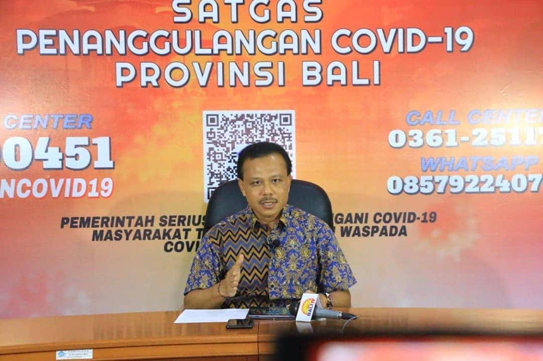 Ketua Satgas Penanggulangan Covid-19 Dewa Made Indra, Menyampaikan Perkembangan Penanggulangan Covid-19 di Provinsi Bali Dalam Update Kasus Senin (30/3)
