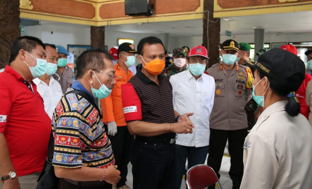 KETUA SATGAS PENANGANAN COVID-19 MENINJAU PELABUHAN GILIMANUK, KABUPATEN JEMBRANA