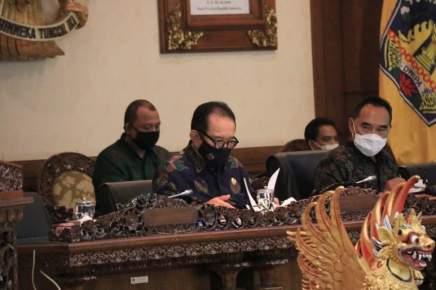 Raperda Provinsi Bali Tentang Perubahan Ketiga Atas Perda Nomor 3 Tahun 2011 Tentang Retribusi Jasa Usaha Ditetapkan Jadi Perda