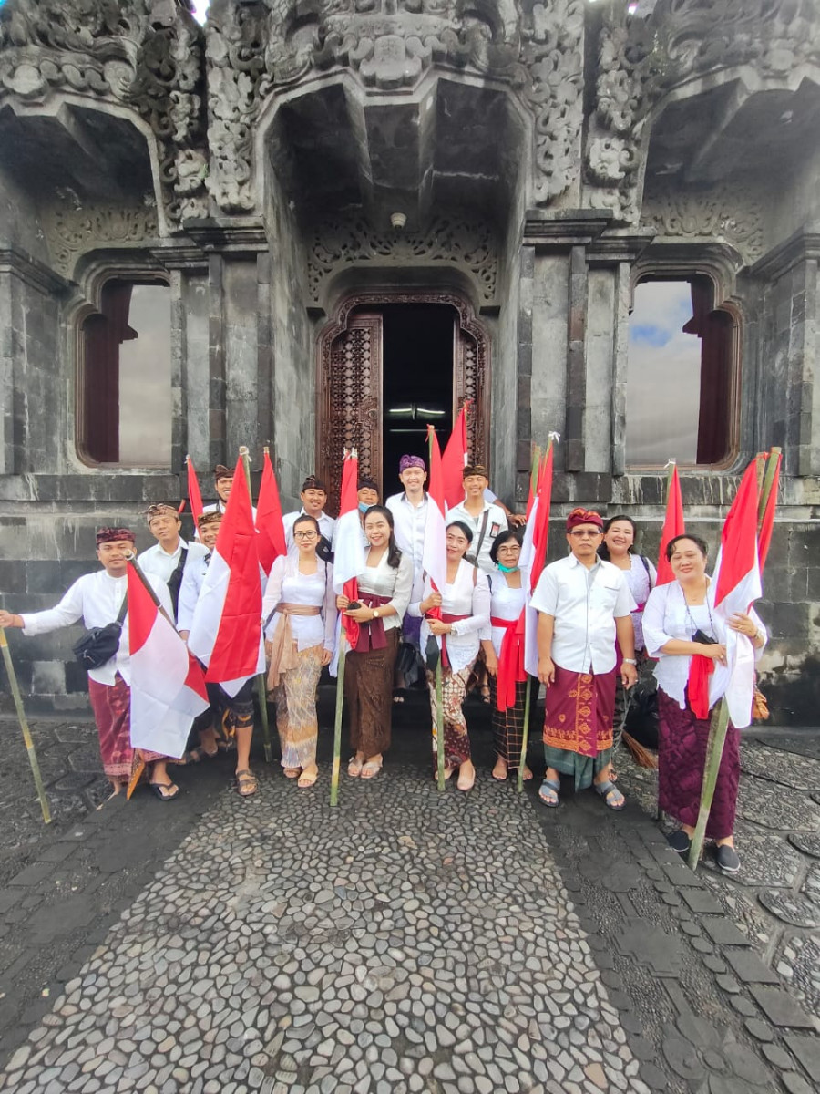 “Gerakan Pembagian 10 Juta Bendera Merah Putih” dan Menyambut Hari Jadi Provinsi Bali ke-64 Tahun 2022