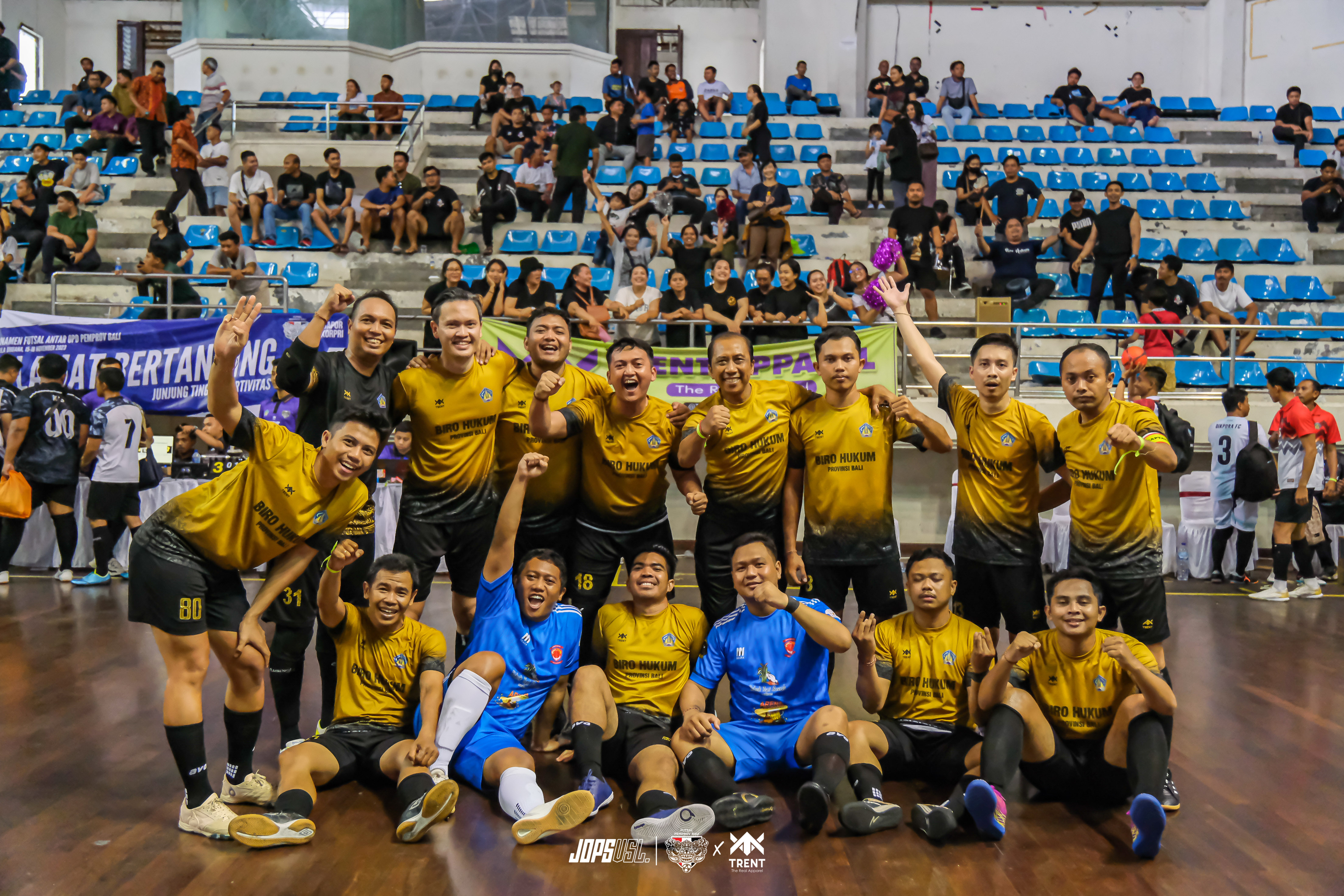 Tim Futsal Biro Hukum Meraih Juara 3 Pada Turnamen Futsal Antar Perangkat Daerah Pemprov Bali