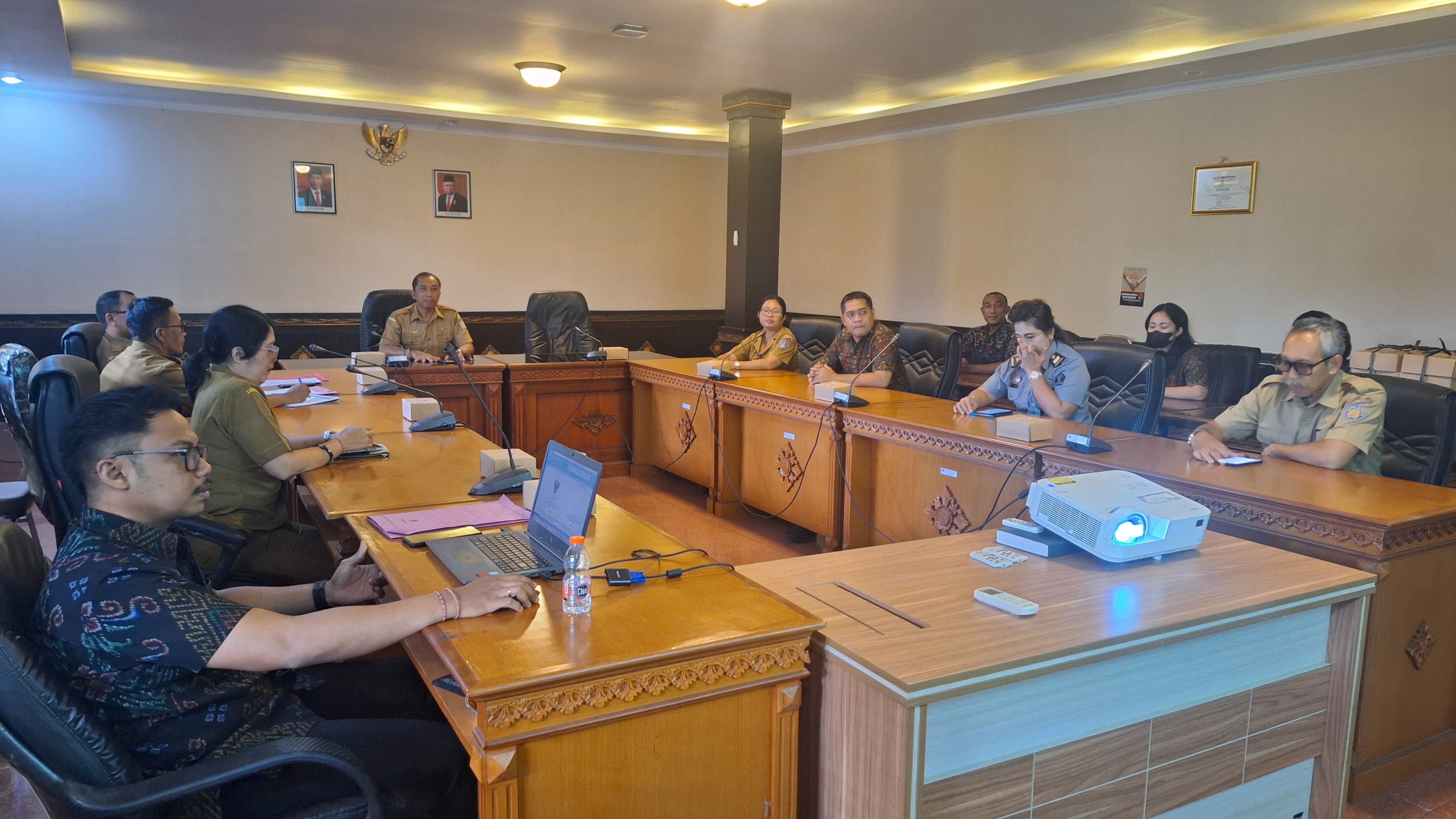 Rapat Fasilitasi Ranperda Tentang Hak Protokoler Pimpinan dan Anggota Dewan Perwakilan Rakyat Daerah Kabupaten Bangli