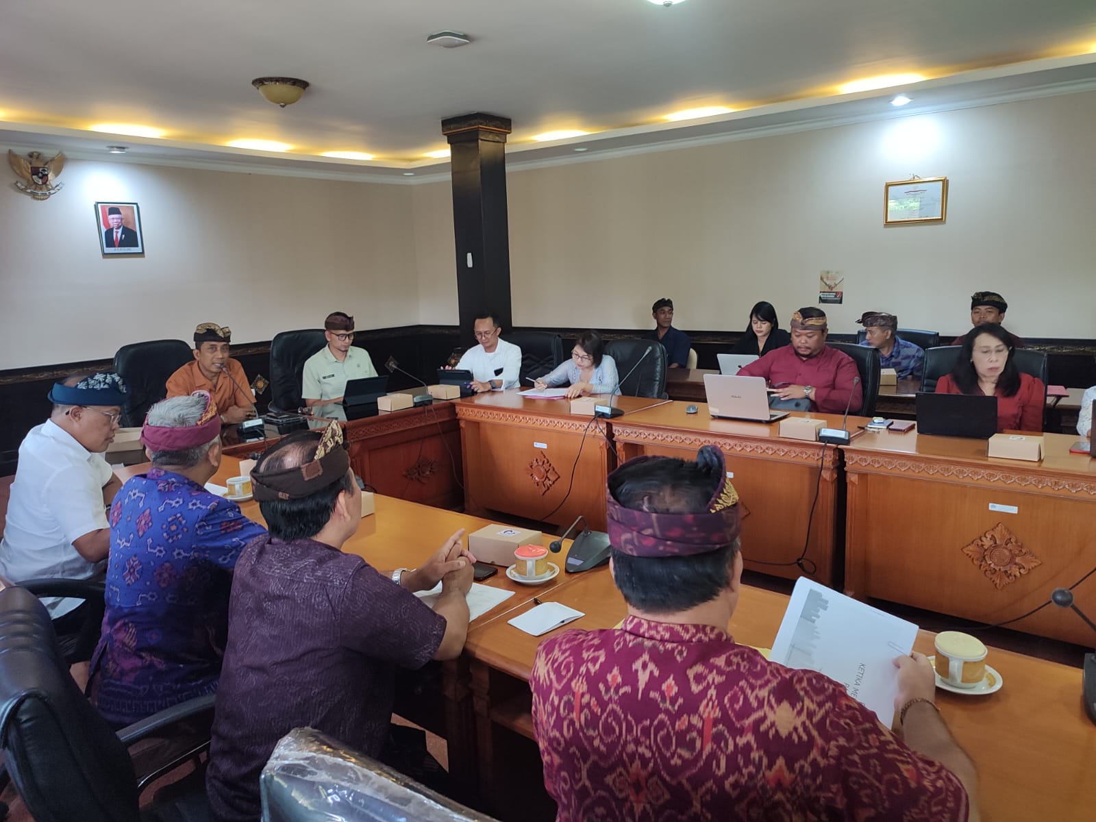 Rapat Fasilitasi Rancangan Peraturan Bupati Buleleng Tentang Pedoman Pengelolaan Keuangan Badan Layanan Umum Daerah Rumah Sakit Daerah