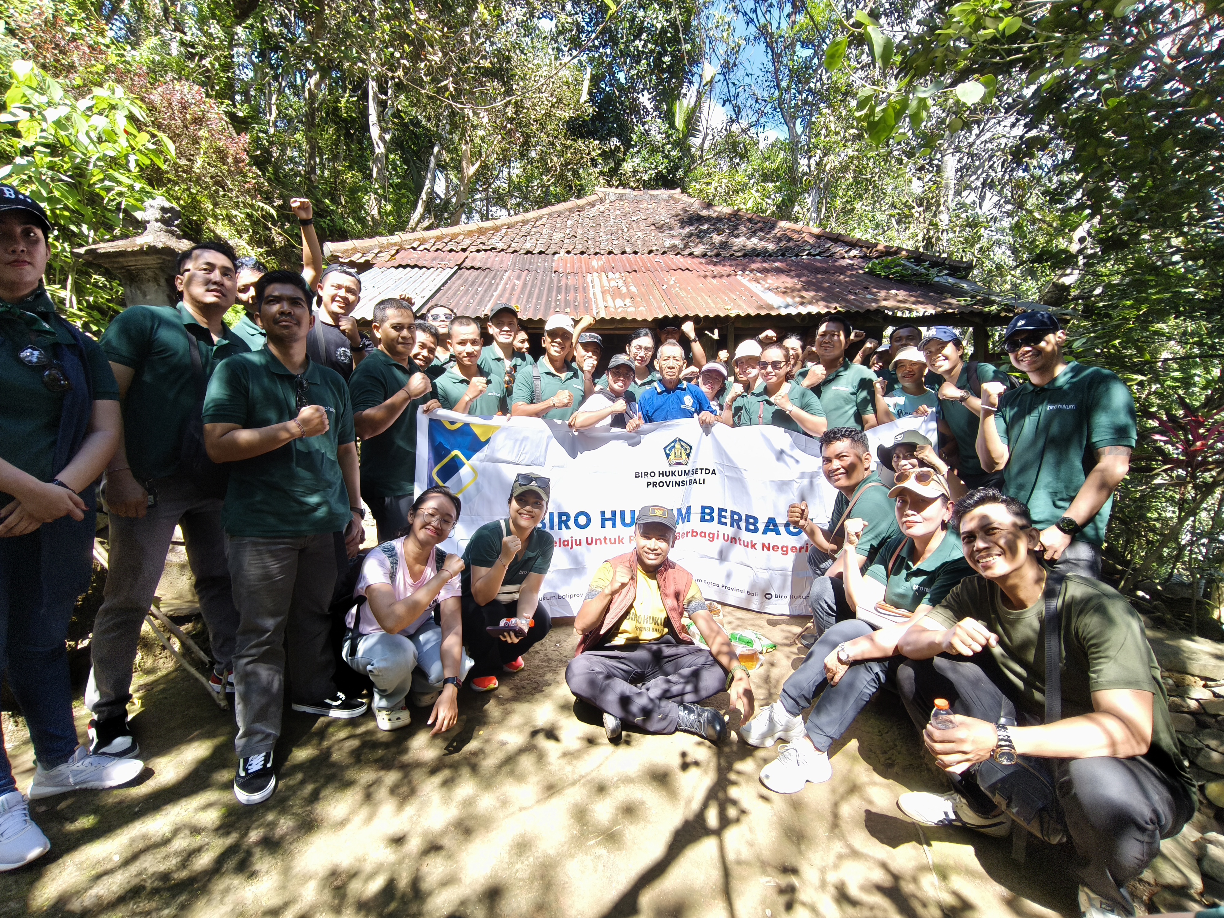 Kegiatan Biro Hukum Berbagi di Linggawana Karangasem