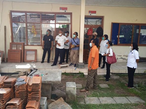 Monitoring Rehabilitasi Ruang Kelas Beserta Prasarananya di Sekolah Luar Biasa (SLB) Negeri 2 Buleleng di Desa Banyuasri Kabupaten Buleleng