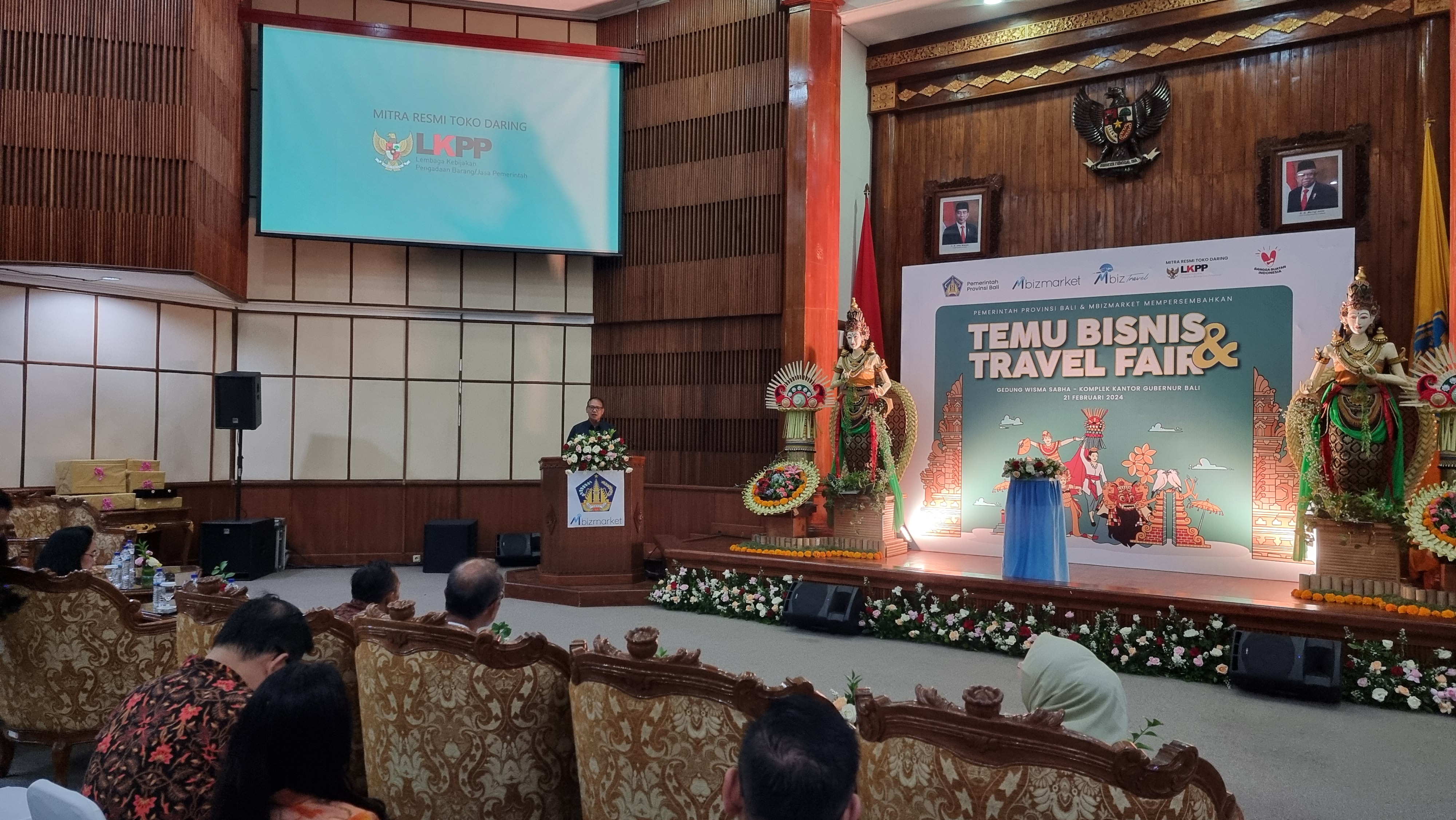Kepala Biro PBJEK Setda Provinsi Bali menghadiri kegiatan Temu Bisnis UMKM & Travel Fair Mbizmarket di Provinsi Bali