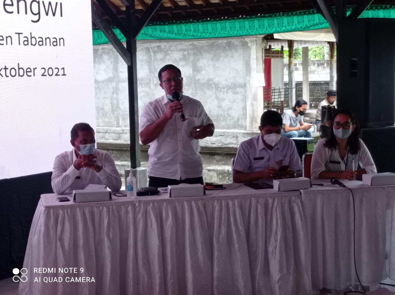 Kegiatan Sosialisasi Dan Pendataan Awal Rencana Pembangunan Jalan Tol Gilimanuk-Mengwi Di Wantilan Pura Desa Wanasari, Tabanan