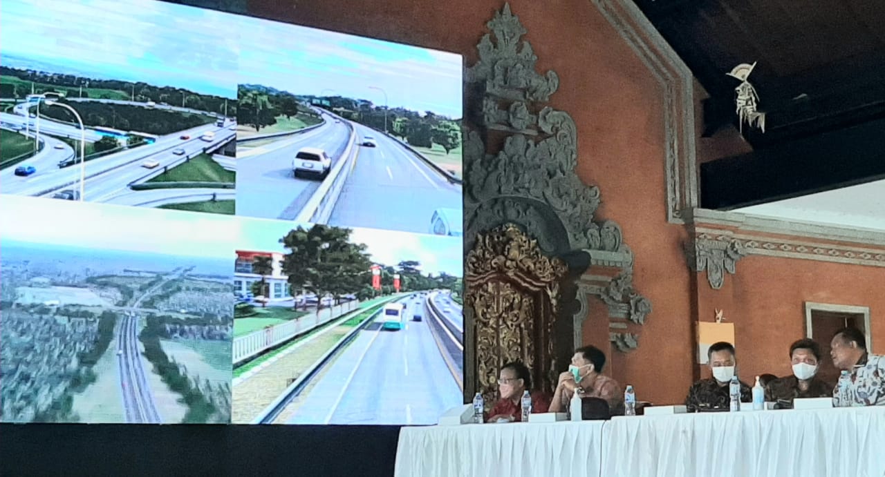 Kegiatan Konsultasi Publik Pembangunan Ruas Jalan Tol Gilimanuk - Mengwi, di Wantilan Jaba Pura Dalem Paruman Desa Sembung