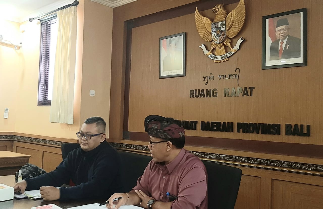 Rapat pembahasan draf nota kesepakatan antara Komisi Pengawas Persaingan Usaha dan Pemerintah Provinsi Bali tentang Sinergi Dalam Bidang Persaingan Usaha dan Pengawasan Kemitraan di Provinsi Bali