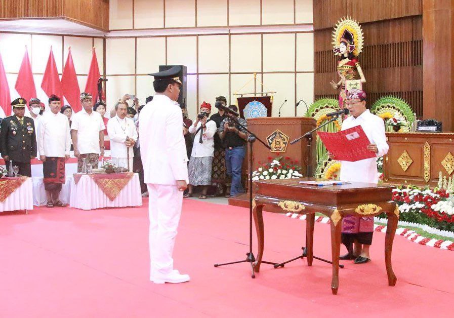 Upacara Pelantikan Penjabat Bupati Buleleng Ketut Lihadnyana