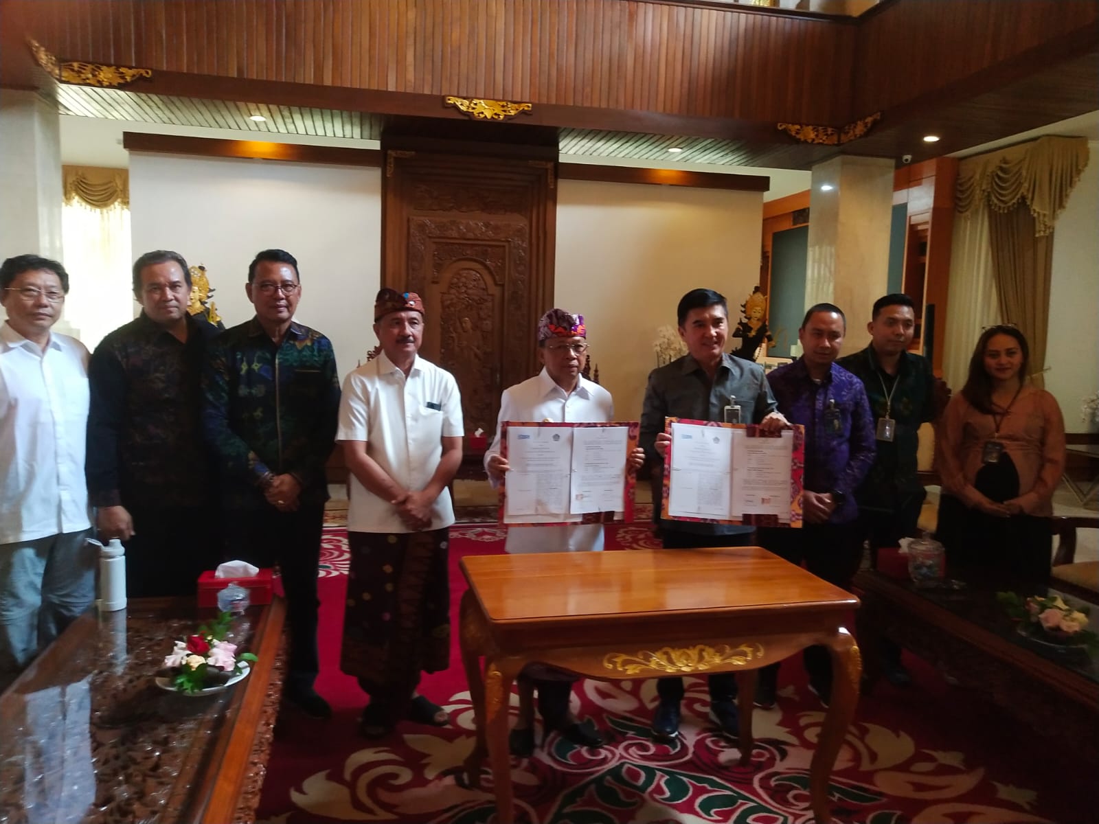 Penandatanganan naskah Kesepakatan Bersama antara Pemerintah Provinsi Bali dan PT Bank BRI tentang Tata Cara Pembayaran Pungutan Bagi Wisatawan Asing Terintegrasi dengan Sistem Love Bali bertempat di Jaya Sabha