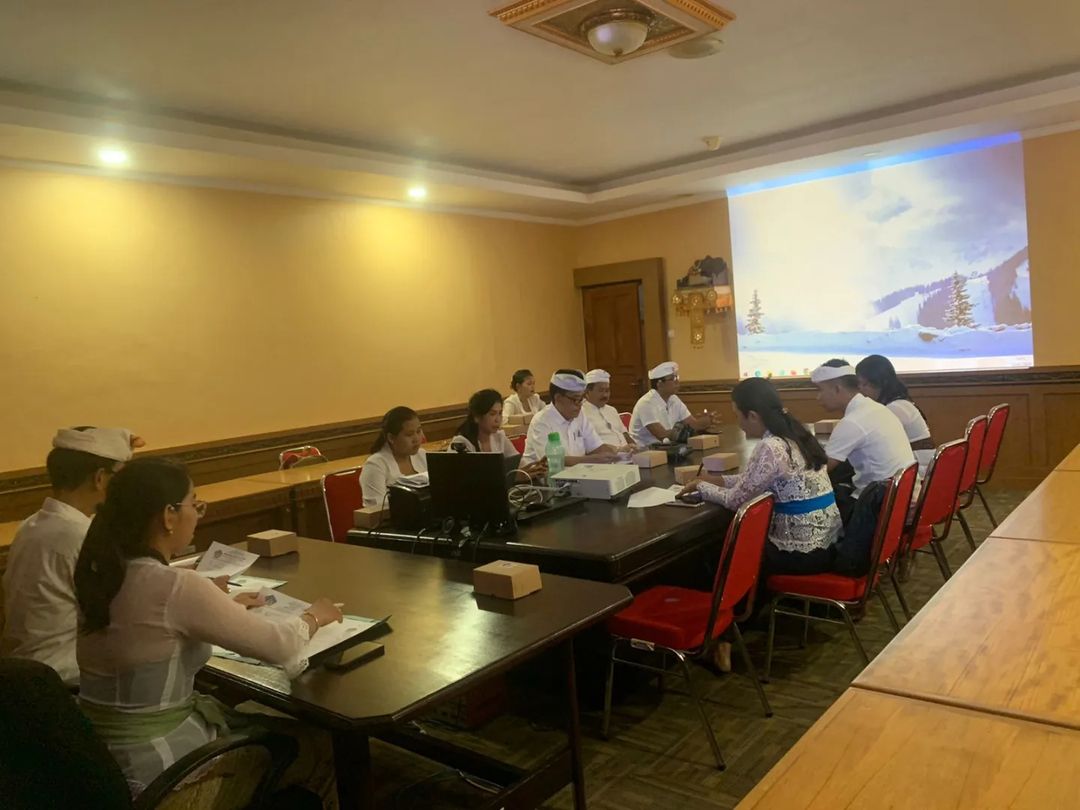 Biro Pemerintahan dan Kesejahteraan Rakyat melaksanakan Rapat Pembahasan KB & PKS Pemprov Bali dg Universitas Dwijendra terkait Pelaksnaan Pembelajaran Merdeka Belajar-Kampus Merdeka yang dipimpin oleh Plt. Kabag Kerjasama didampingi oleh Ketua tim ke