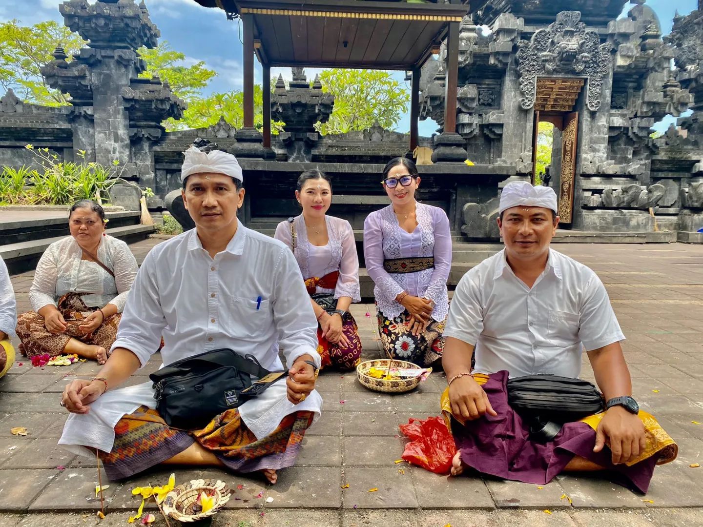 Kegiatan Matur Piuning Ngaturang Yasa Kerthi nunas karahayuan jagat di Pura Luhur Uluwatu, Pura Rambut Siwi, Pura Goa Lawah, Pura Andakasa, dan Pura Luhur Batukau