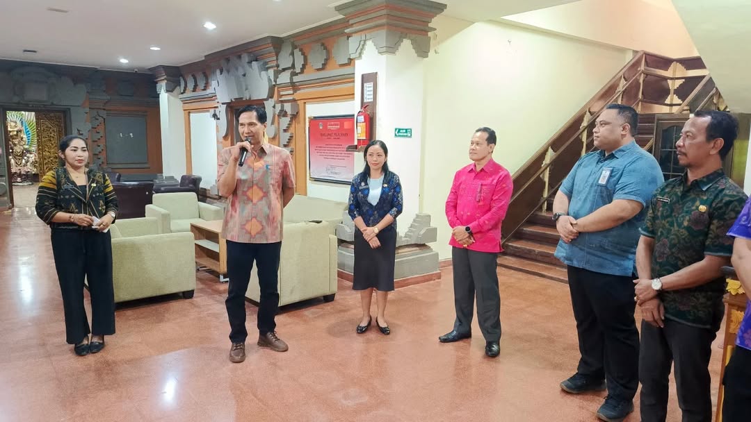 Acara Akhir Tahun Biro Pemerintahan dan Kesejahteraan Rakyat sekaligus perpisahan dengan Analis Kebijakan Ahli Madya yang sudah purna tugas