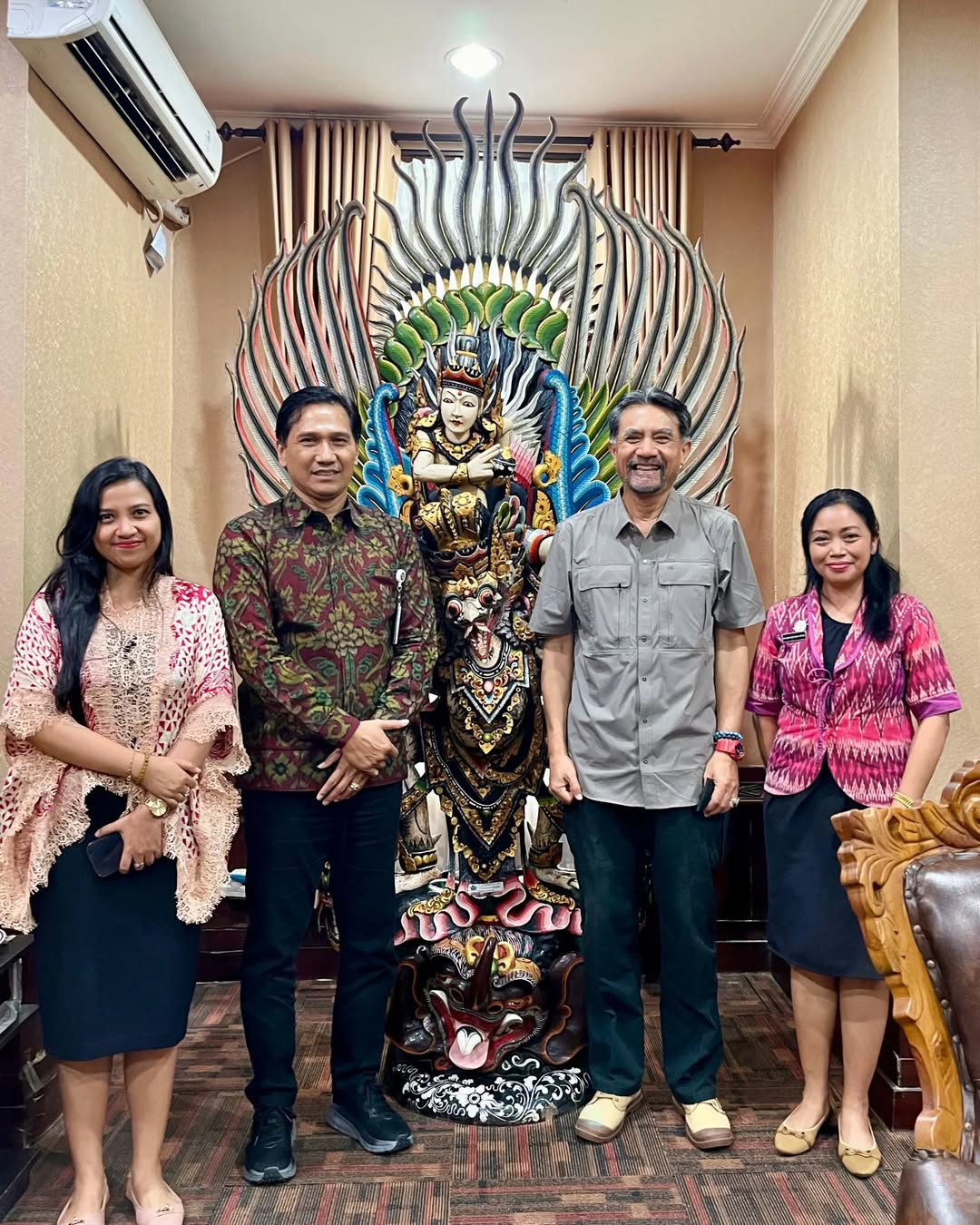 Kepala Biro Pemerintahan dan Kesra beserta Kepala Bagian Kerjasama dan Ketua Tim Kerjasama Luar Negeri menerima tamu Duta Besar RI untuk Mesir