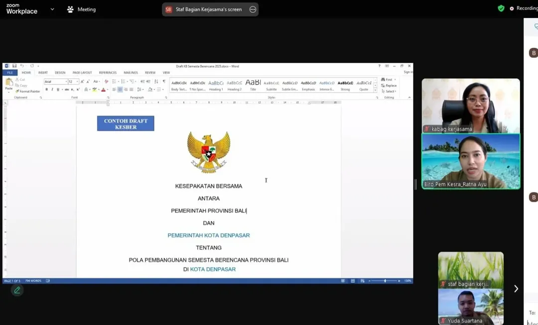 Rapat pembahasan naskah kesepakatan bersama antara Pemerintah Provinsi Bali dengan Pemerintah Kabupaten Kota se Bali tentang Pola Pembangunan Semesta Berencana Provinsi Bali