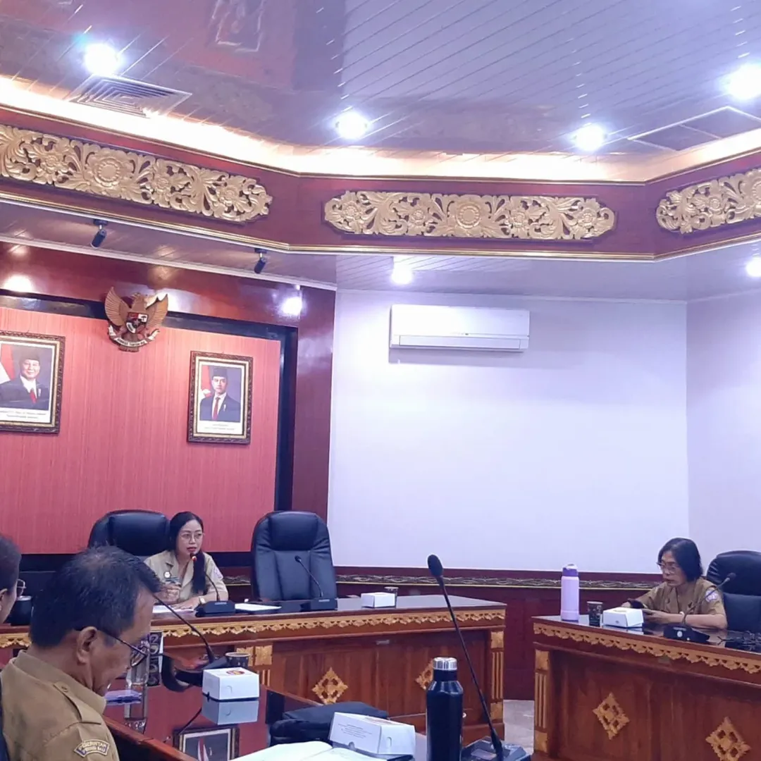 Rapat Pembahasan naskah Draft Kesepakatan Bersama antara Pemerintah Provinsi Bali dengan Pemerintah Kabupaten Badung, Pemerintah Kabupaten Gianyar dan Pemerintah Kota Denpasar tentang Bantuan Keuangan Khusus untuk Pembangunan Proyek Strategis Daerah di Ba