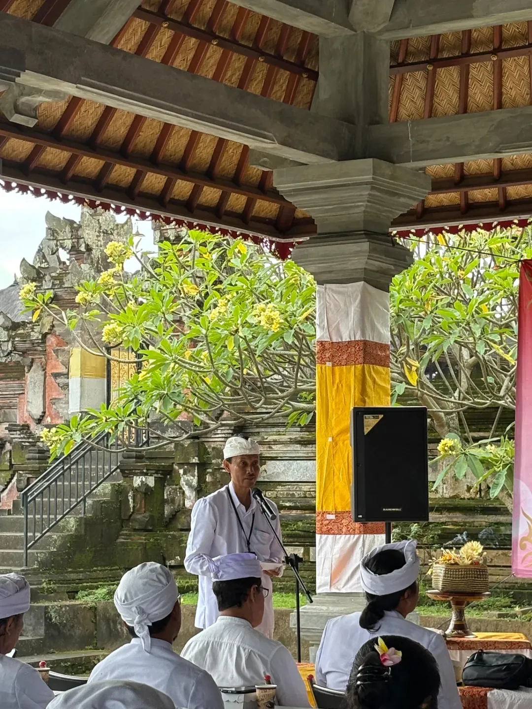 Kegiatan Peningkatan Pengetahuan Keagamaan Pemangku lan Serathi Pura Kahyangan Jagat
