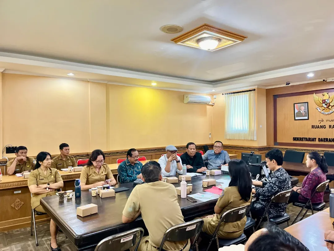 Rapat koordinasi penyusunan naskah kerjasama Program Satu Keluarga Satu Sarjana