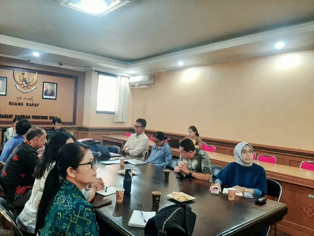 Rapat pembahasan draf naskah kerjasama antara Pemerintah Provinsi Bali dengan Yayasan Institut Sumber Daya Dunia