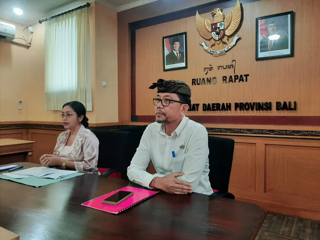 Rapat perpanjangan draft nota kesepakatan antara Pemerintah Provinsi Bali, Kepolisian Daerah Bali, Komando Resor Militer 163/Wira Satya dan Majelis Desa Adat Provinsi Bali tentang pelaksanaan sistem pengamanan lingkungan terpadu berbasis desa adat