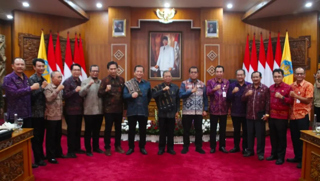 Biro Pemerintahan dan Kesejahteraan Rakyat mendampingi Gubernur Bali dalam rangka pembahasan rencana kerja sama antara Pemerintah Provinsi Bali, Pemerintah Provinsi Nusa Tenggara Barat dan Pemerintah Provinsi Nusa Tenggara Timur