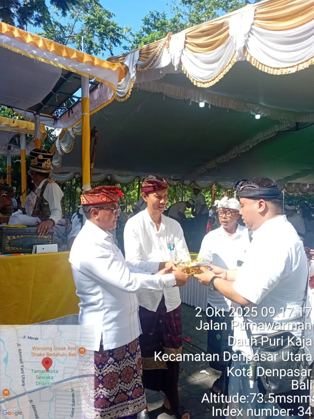 Kepala Biro Pemerintahan dan Kesejahteraan Rakyat mewakili Wakil Gubernur Bali menghadiri acara Manusa Yadnya Metatah Masal di Jaaba Pura Lokanata Lumintang, Kota Denpasar
