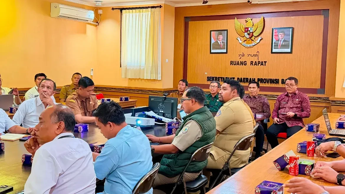 Rapat Pemaparan Hasil Pelaksanaan Kegiatan Pendataan Awal Lapangan Pengadaan Tanah bagi Pembangunan Pembangkit Listrik Tenaga Surya (PLTS)