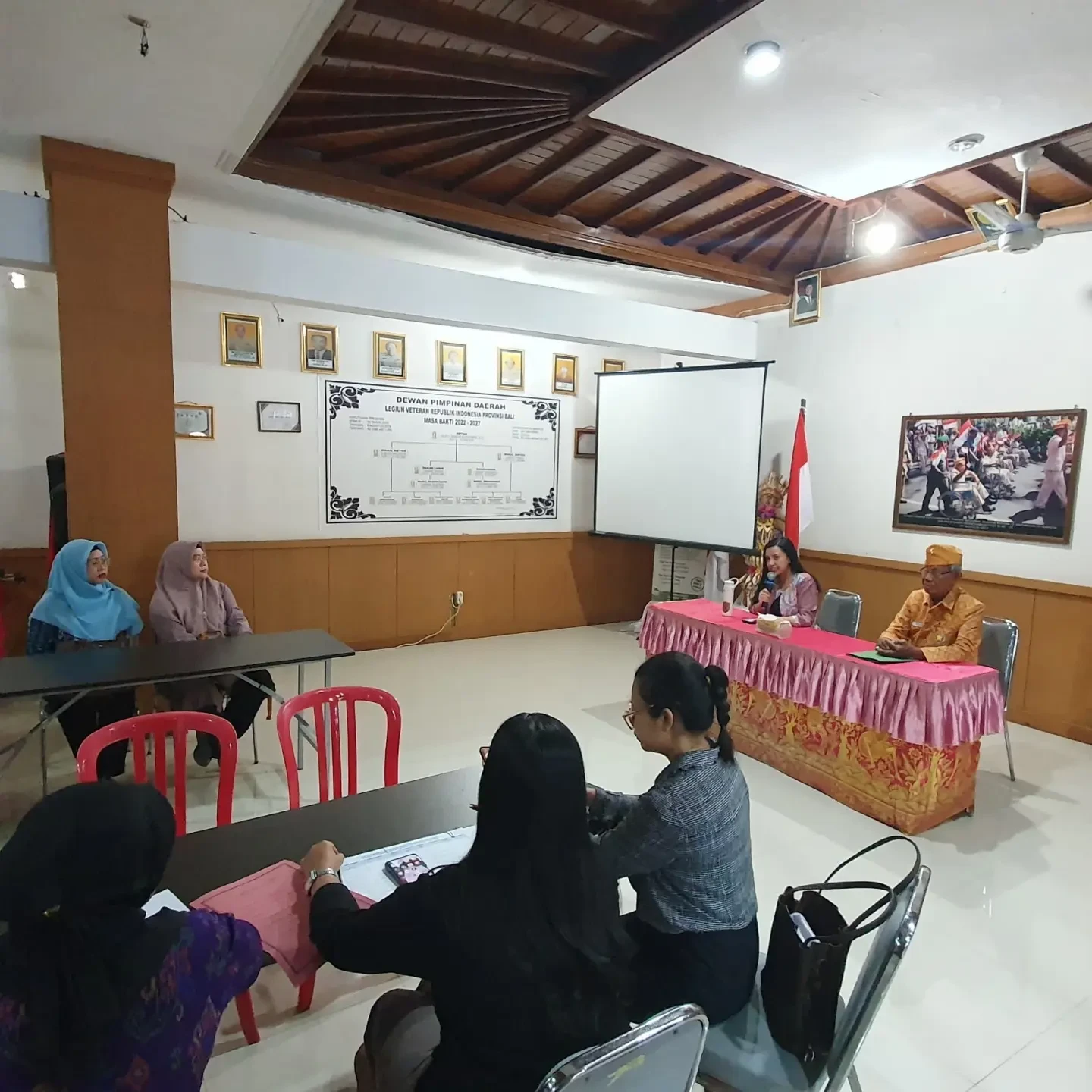 biro-pemerintahan-dan-kesejahteraan-rakyat-melaksanakan-kegiatan-inventarisasi-data-serta-penan-6.webp