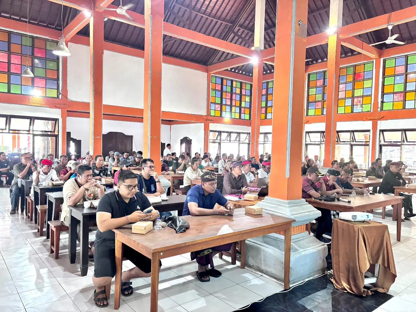 biro-pemerintahan-dan-kesejahteraan-rakyat-melaksanakan-kegiatan-konsultasi-publik-pembangunan-3.webp