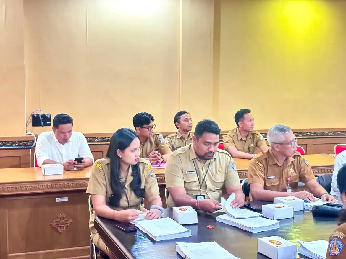 biro-pemerintahan-dan-kesejahteraan-rakyat-melaksanakan-rapat-verifikasi-berkas-pemberhentian-d-4.webp