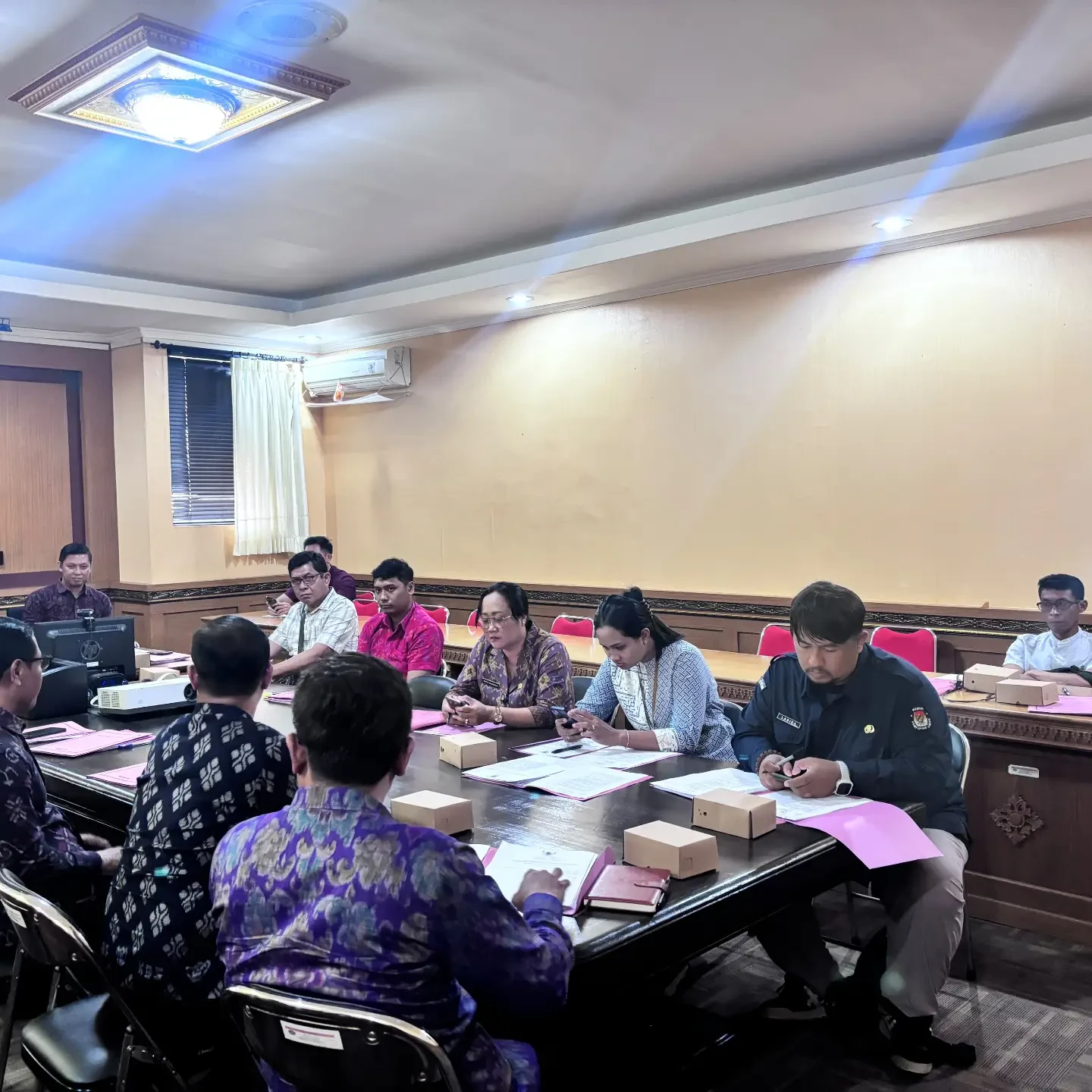 biro-pemerintahan-dan-kesejahteraan-rakyat-melaksanakan-rapat-verifikasi-berkas-pemberhentian-d-7.webp