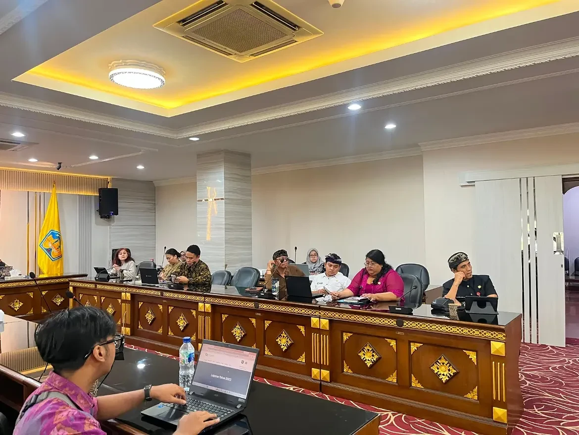 biro-pemerintahan-dan-kesejahteraan-rakyat-memfasilitasi-pelaksanaan-forum-uji-publik-dan-jarin-1.webp
