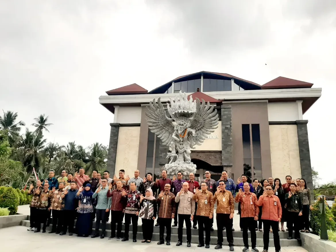 biro-pemerintahan-dan-kesejahteraan-rakyat-memfasilitasi-penandatanganan-naskah-kerja-sama-anta-3.webp