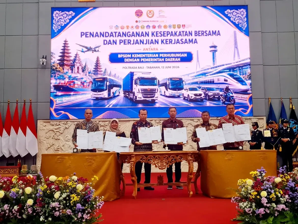 Penandatanganan Naskah Kerja Sama antara Badan Pengembangan Sumber Daya Manusia Perhubungan Kementerian Perhubungan dengan Pemerintah Provinsi Bali