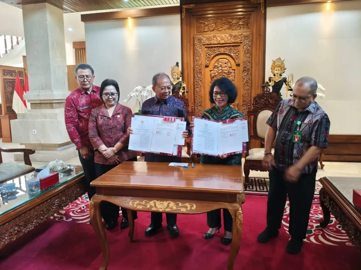 biro-pemerintahan-dan-kesejahteraan-rakyat-memfasilitasi-penandatanganan-nota-kesepakatan-peny-4.webp