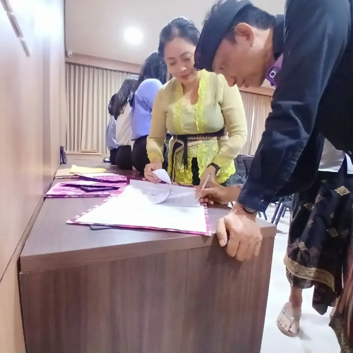 biro-pemerintahan-dan-kesejahteraan-rakyat-menghadiri-dan-memfasilitasi-penandatanganan-naskah-5.webp