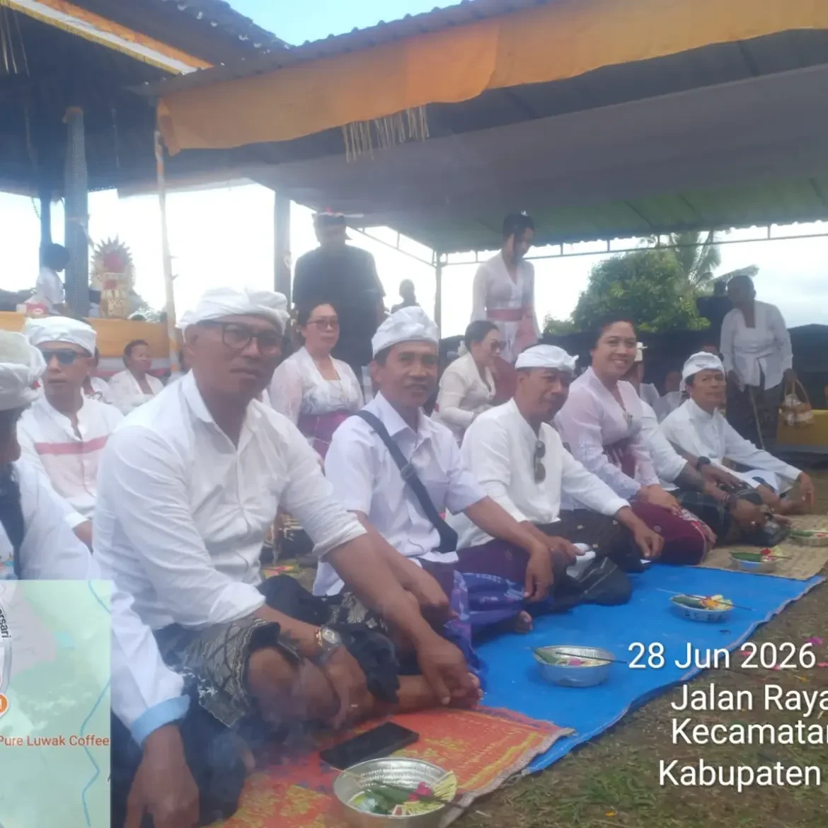 biro-pemerintahan-dan-kesejahteraan-rakyat-menghadiri-uleman-penyaksi-upakara-piodalan-ring-pur-1.webp