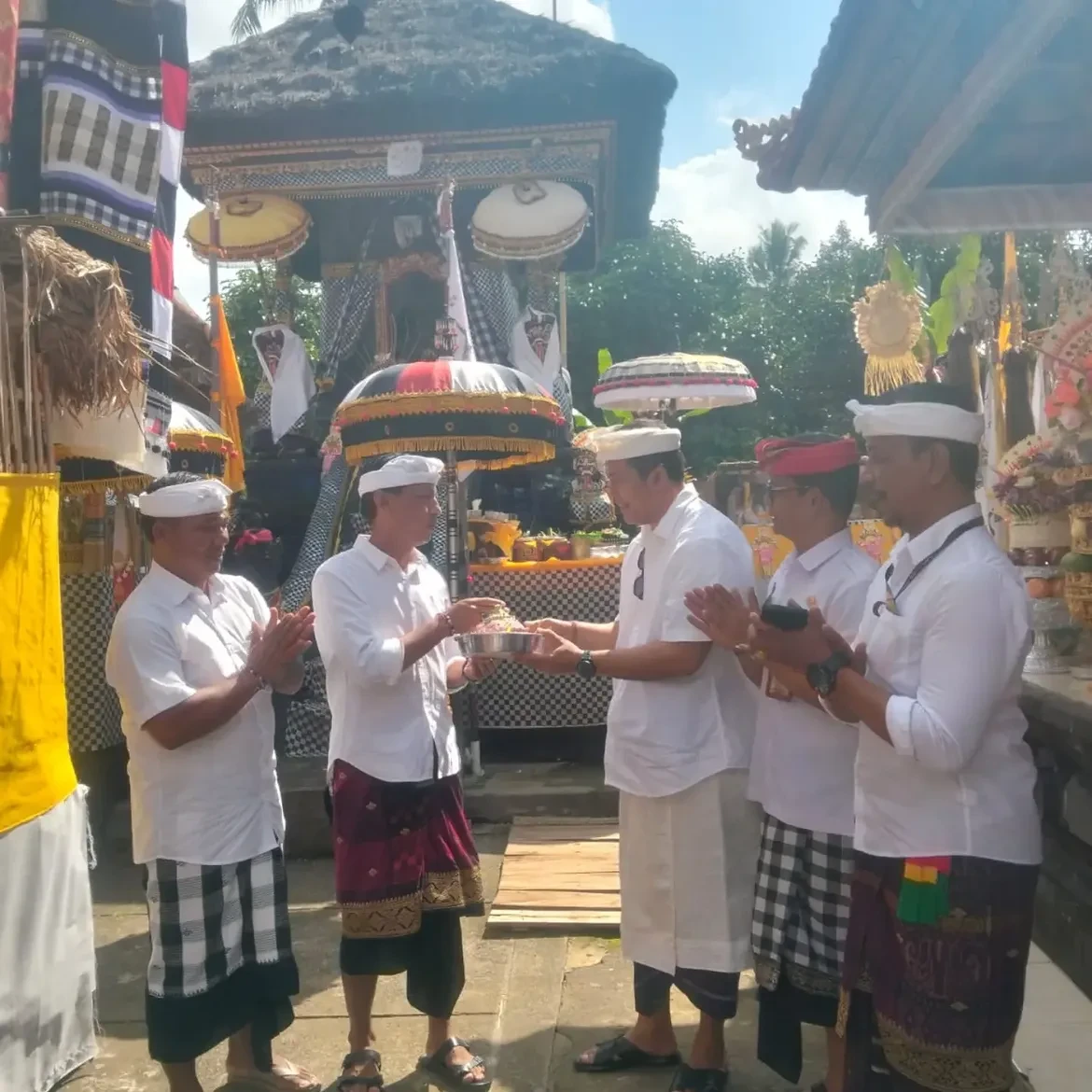 kepala-biro-pemerintahan-dan-kesejahteraan-rakyat-didampingi-jafung-muda-beserta-staf-menghadir-2.webp