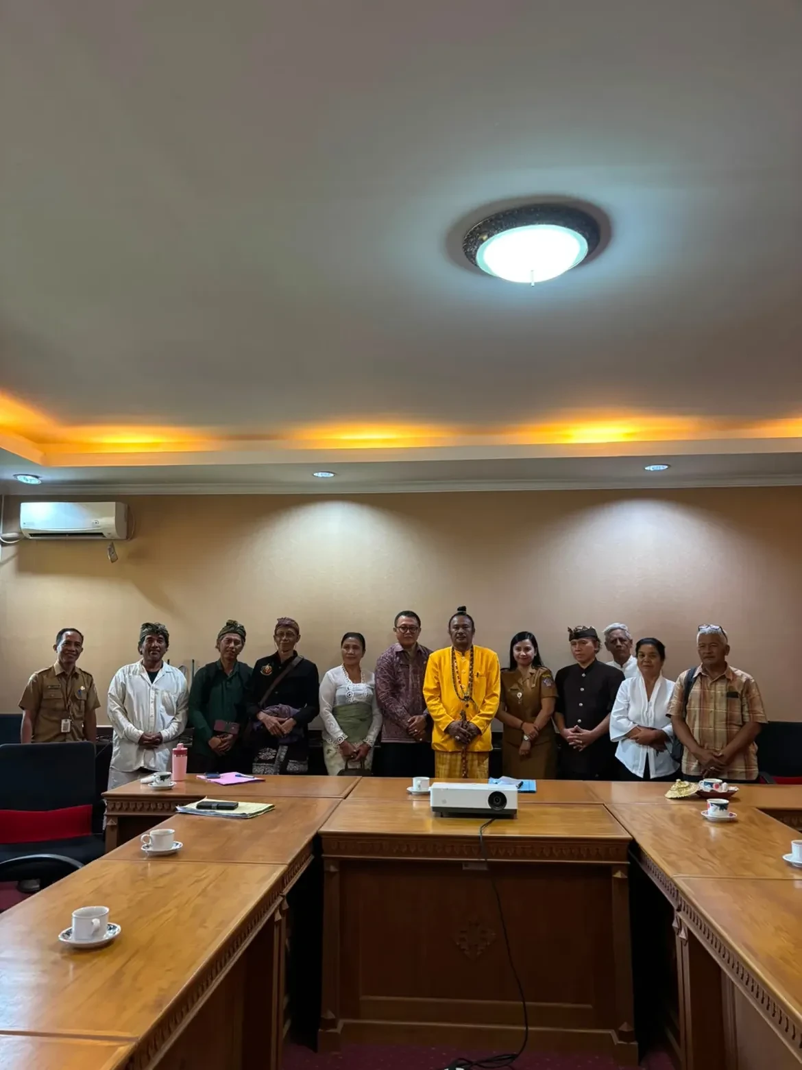 Menerima Audiensi Ida Resi Sri Beghawan Narendra Acarya Daksa Manuaba Jajaran pengurus Pasraman Griya Adi Mahottama Bali Dwipa