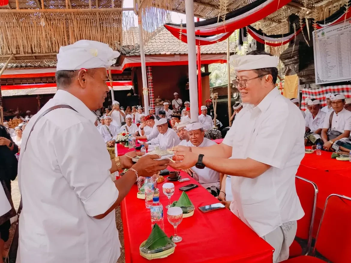 Upacara Karya Agung Manungkah, Ngenteg Linggih, Mupuk Pedagingan, Menawa Ratna, Mepedudusan Agung Ngusaba Desa di Pura Desa lan Puseh Desa Adat Demung
