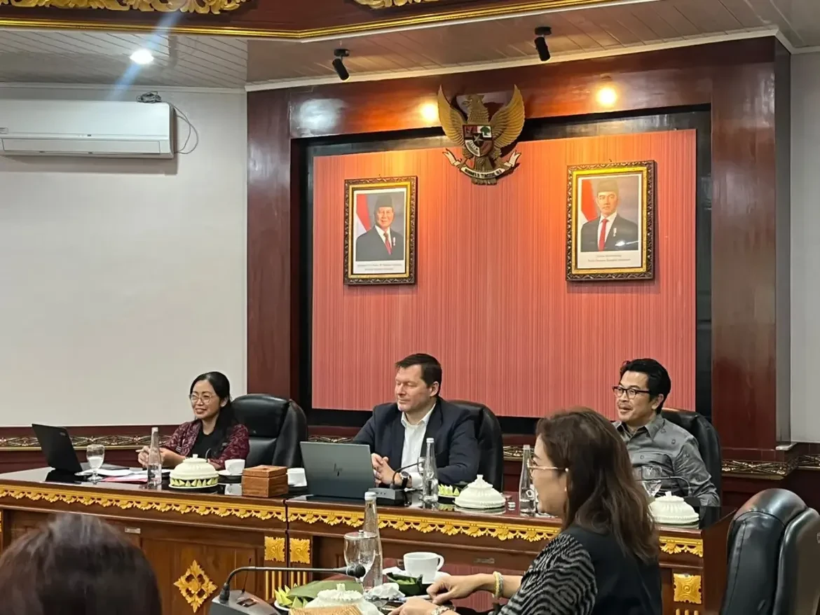 kunjungan-kehormatan-duta-besar-republik-slovakia-ke-provinsi-bali-di-dampingi-oleh-perangkat-d-1-1.webp