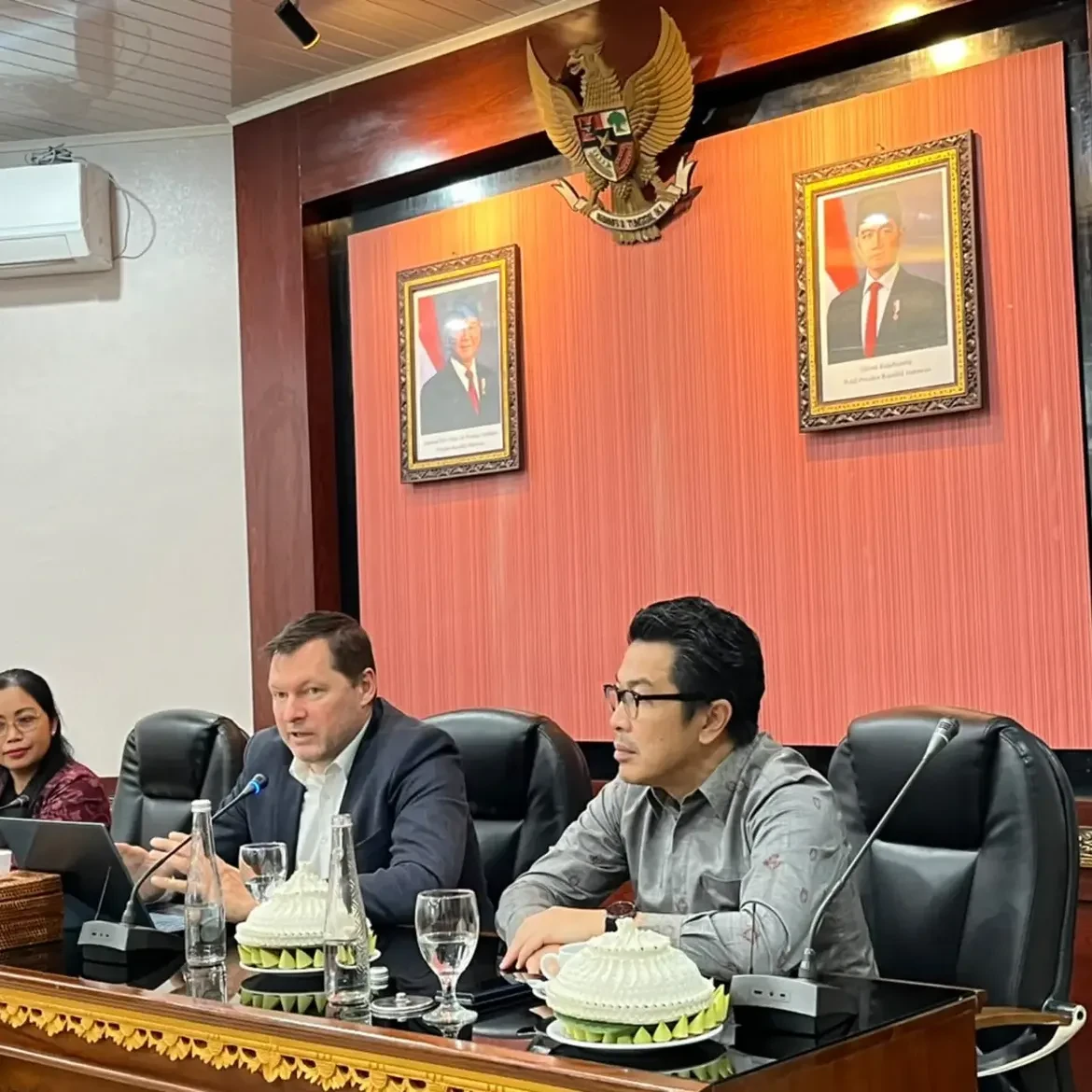 kunjungan-kehormatan-duta-besar-republik-slovakia-ke-provinsi-bali-di-dampingi-oleh-perangkat-d-2.webp